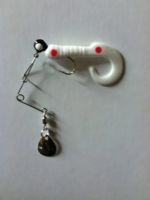 Betts Spin 1/16 Split Tail - White/Red Dot